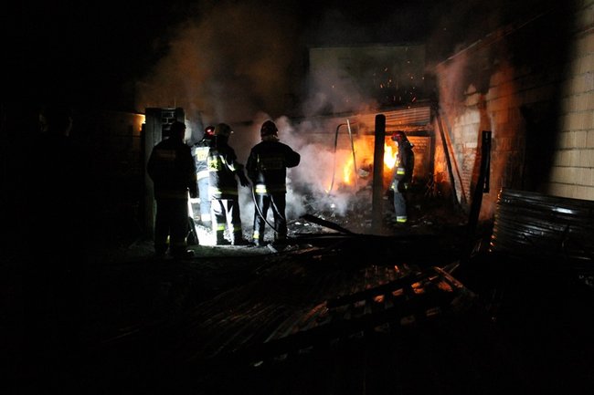 Garaż spłonął doszczętnie - zdjęcia