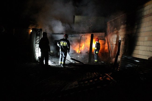 Garaż spłonął doszczętnie - zdjęcia