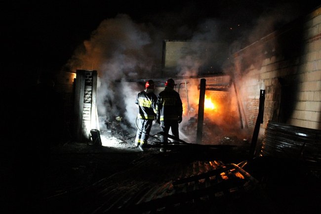 Garaż spłonął doszczętnie - zdjęcia