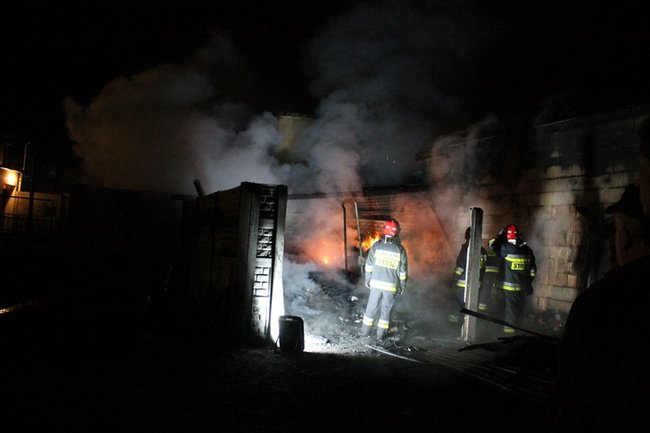 Garaż spłonął doszczętnie - zdjęcia