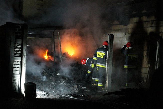 Garaż spłonął doszczętnie - zdjęcia