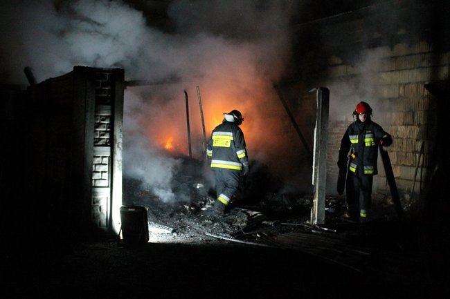 Garaż spłonął doszczętnie - zdjęcia