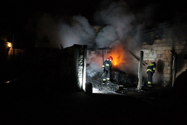 Garaż spłonął doszczętnie - zdjęcia