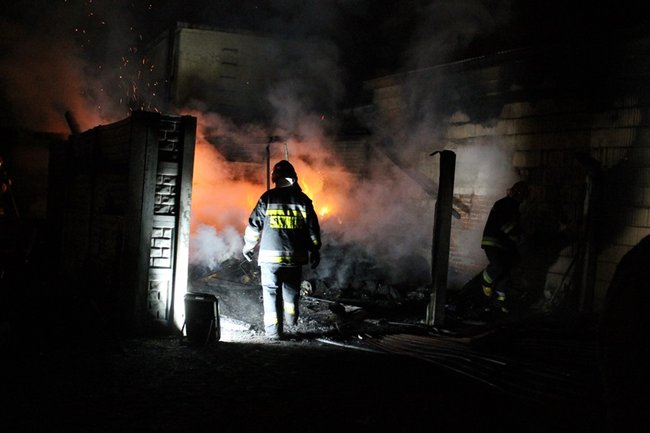 Garaż spłonął doszczętnie - zdjęcia