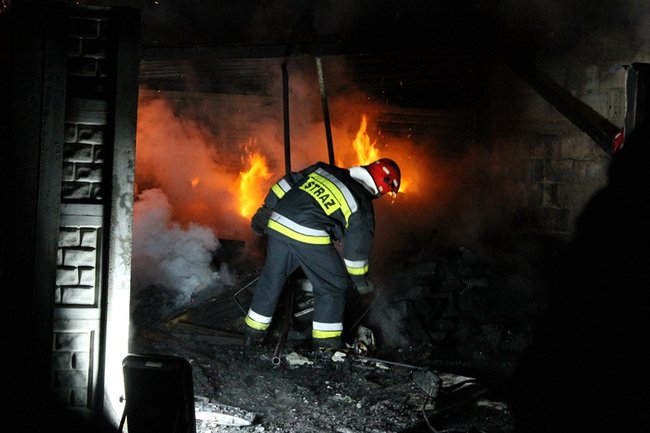 Garaż spłonął doszczętnie - zdjęcia