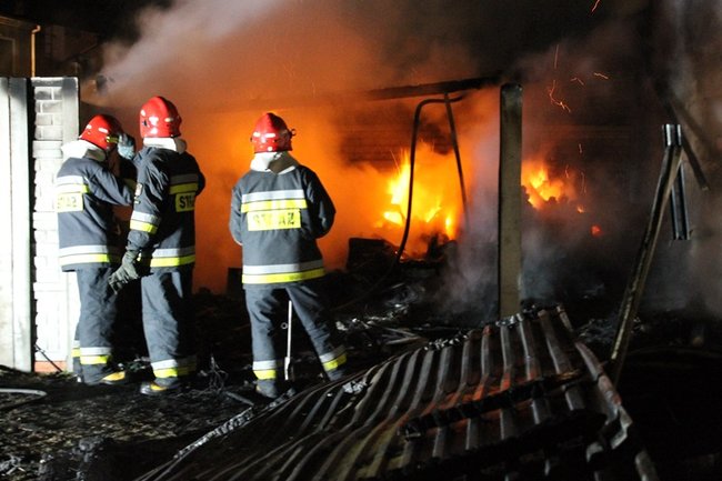 Garaż spłonął doszczętnie - zdjęcia