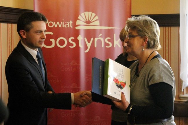 Nagrody dla młodych sportowców - zdjęcia