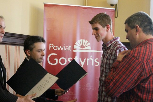 Nagrody dla młodych sportowców - zdjęcia