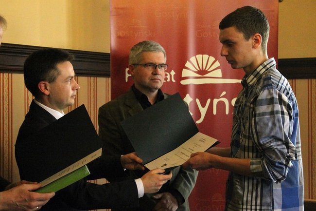 Nagrody dla młodych sportowców - zdjęcia