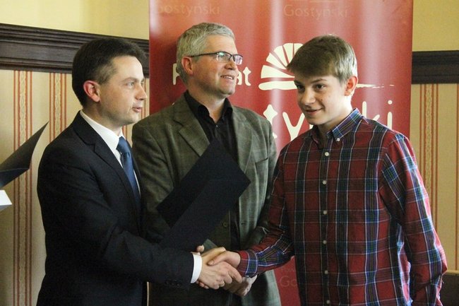 Nagrody dla młodych sportowców - zdjęcia