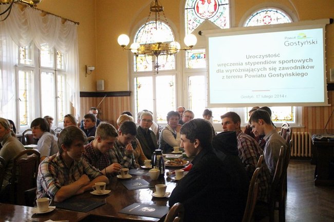 Nagrody dla młodych sportowców - zdjęcia