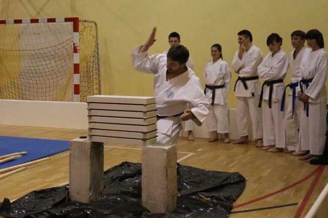 Przyjaźń, sport, karate - zdjęcia