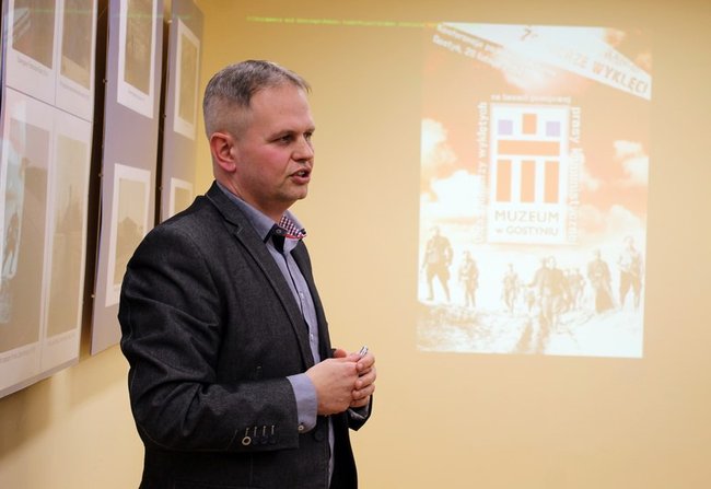 Tropiąc historyczne zakłamanie - zdjęcia