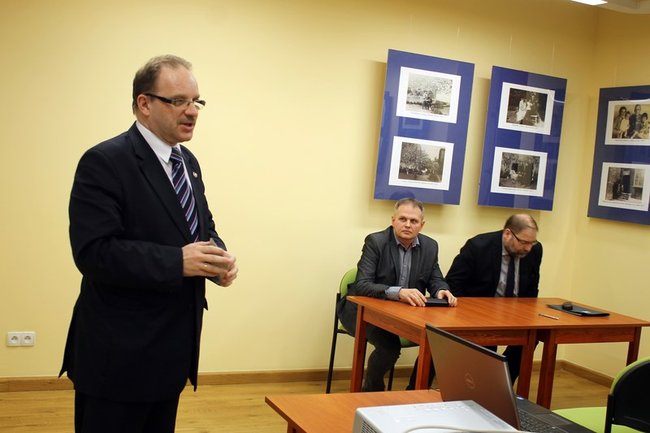 Tropiąc historyczne zakłamanie - zdjęcia