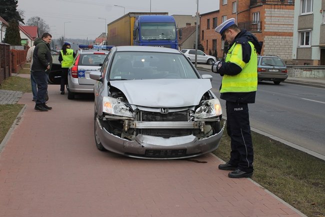 Kolizja na wyjeździe z Gostynia - zdjęcia
