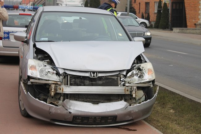 Kolizja na wyjeździe z Gostynia - zdjęcia