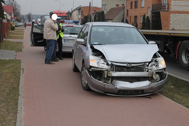 Kolizja na wyjeździe z Gostynia - zdjęcia