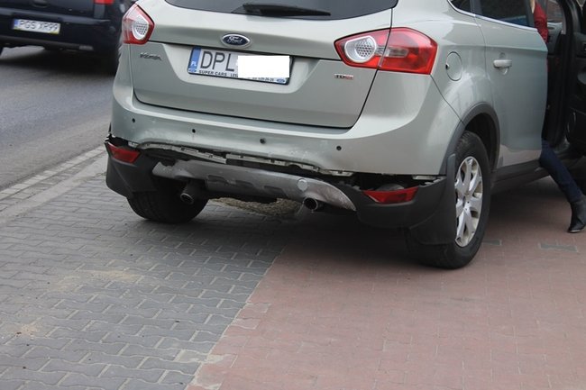 Kolizja na wyjeździe z Gostynia - zdjęcia