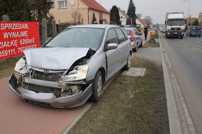 Kolizja na wyjeździe z Gostynia - zdjęcia