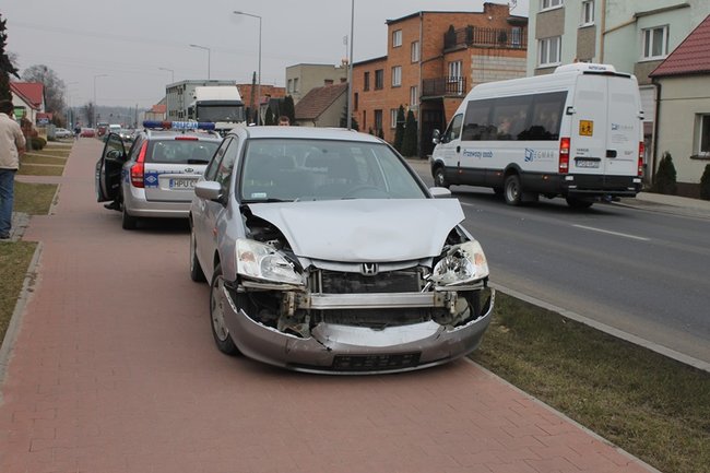 Kolizja na wyjeździe z Gostynia - zdjęcia