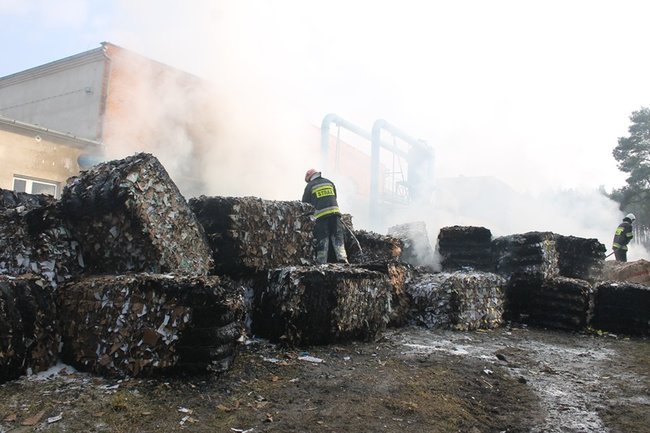 Niebezpieczny pożar w Simecie - zdjęcia