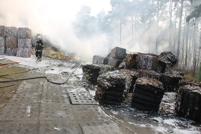 Niebezpieczny pożar w Simecie - zdjęcia
