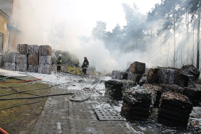 Niebezpieczny pożar w Simecie - zdjęcia
