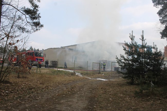 Niebezpieczny pożar w Simecie - zdjęcia