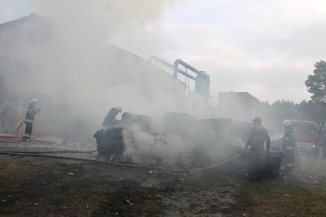 Niebezpieczny pożar w Simecie - zdjęcia