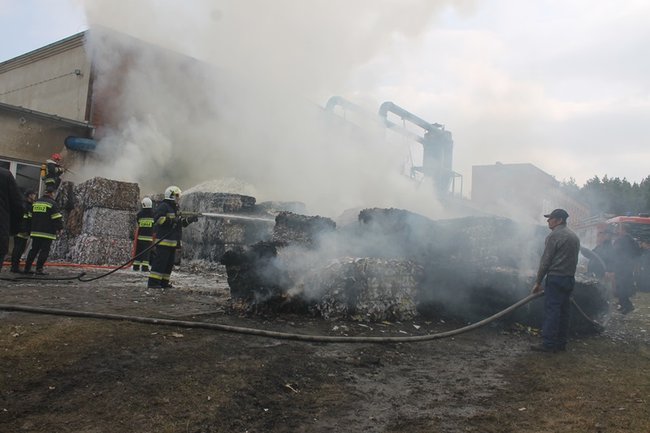 Niebezpieczny pożar w Simecie - zdjęcia