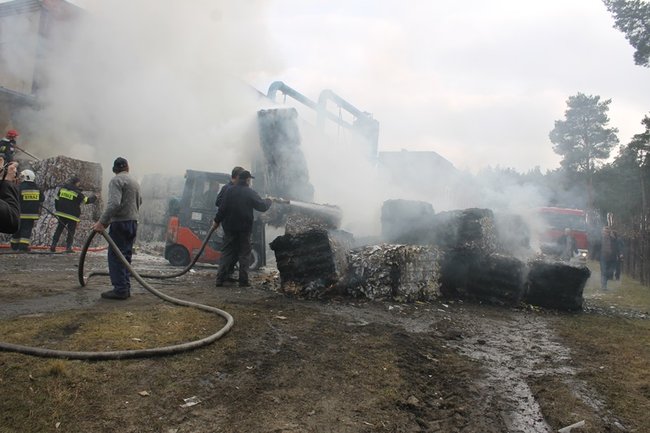 Niebezpieczny pożar w Simecie - zdjęcia