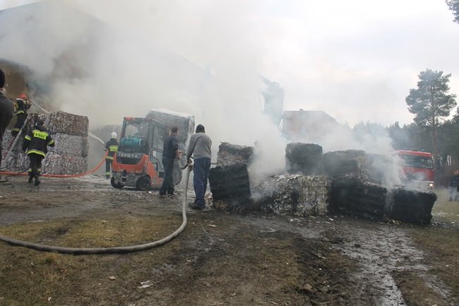 Niebezpieczny pożar w Simecie - zdjęcia