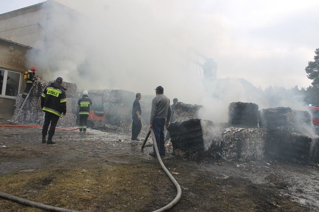 Niebezpieczny pożar w Simecie - zdjęcia
