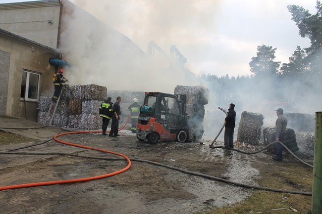Niebezpieczny pożar w Simecie - zdjęcia