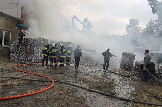Niebezpieczny pożar w Simecie - zdjęcia