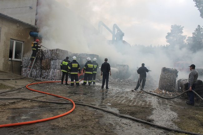 Niebezpieczny pożar w Simecie - zdjęcia