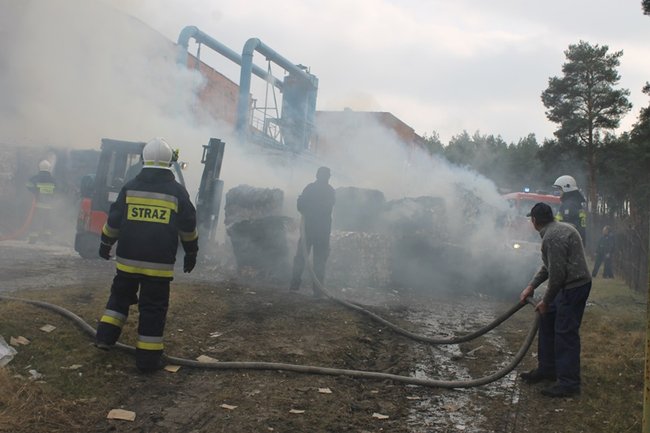 Niebezpieczny pożar w Simecie - zdjęcia