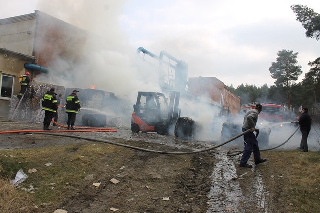 Niebezpieczny pożar w Simecie - zdjęcia
