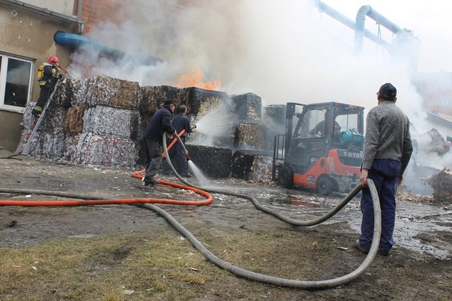 Niebezpieczny pożar w Simecie - zdjęcia