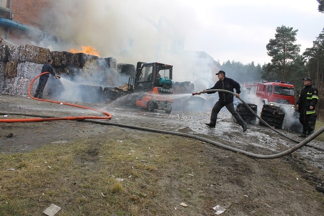 Niebezpieczny pożar w Simecie - zdjęcia