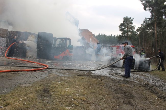Niebezpieczny pożar w Simecie - zdjęcia