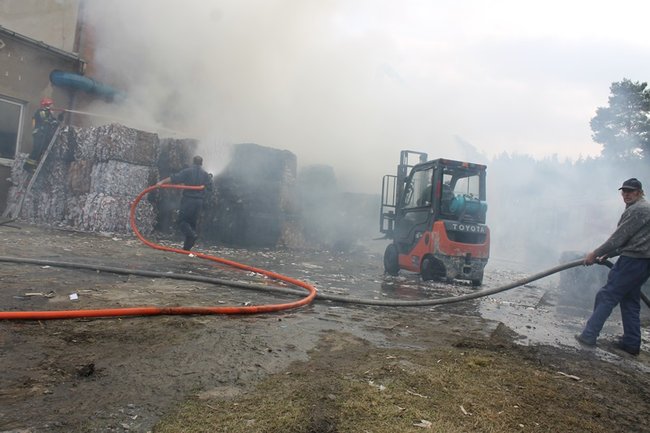 Niebezpieczny pożar w Simecie - zdjęcia
