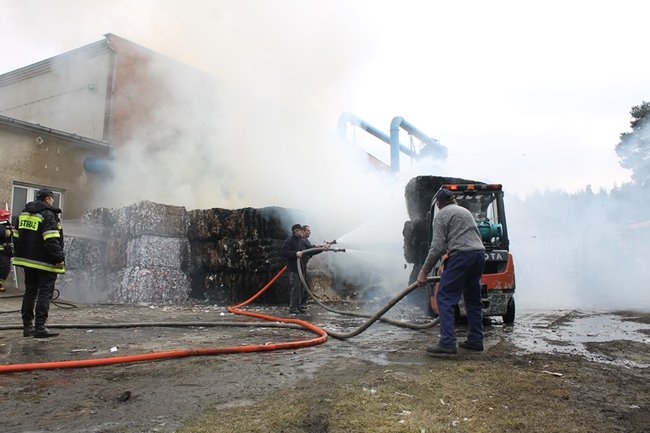 Niebezpieczny pożar w Simecie - zdjęcia
