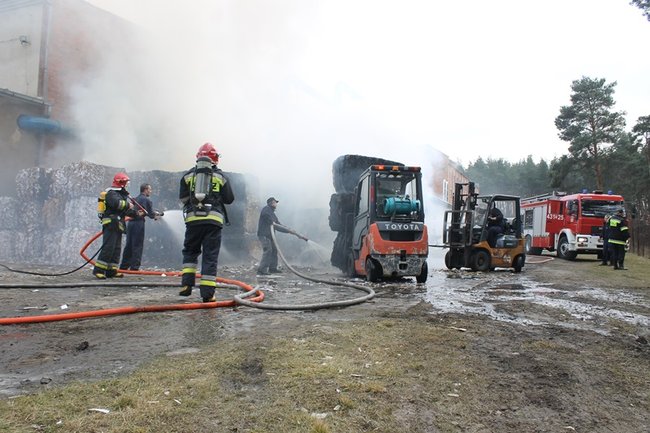 Niebezpieczny pożar w Simecie - zdjęcia