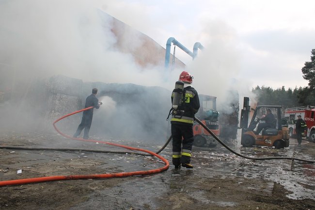 Niebezpieczny pożar w Simecie - zdjęcia