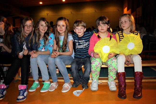 Rodzinna biesiada w szkole - zdjęcia