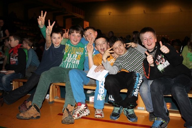 Rodzinna biesiada w szkole - zdjęcia