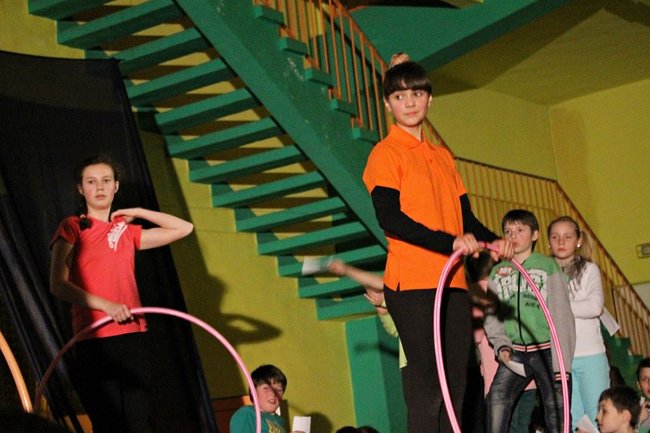 Rodzinna biesiada w szkole - zdjęcia