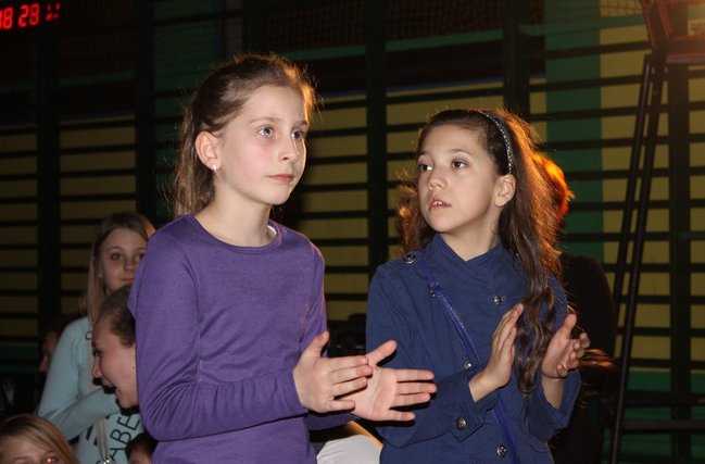 Rodzinna biesiada w szkole - zdjęcia