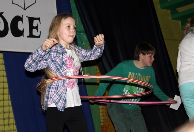 Rodzinna biesiada w szkole - zdjęcia